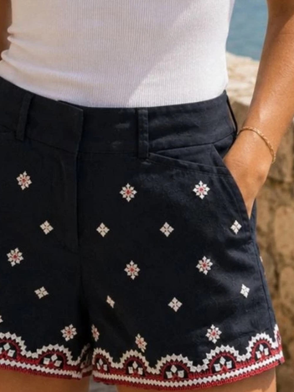 Ann Taylor LOFT Embroidered Shorts Size 2 Navy Red White Boho Preppy Patriotic